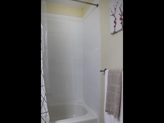 Primary Bathroom Photo of PH2 1205 Fifth Avenue, New Westminster, BC