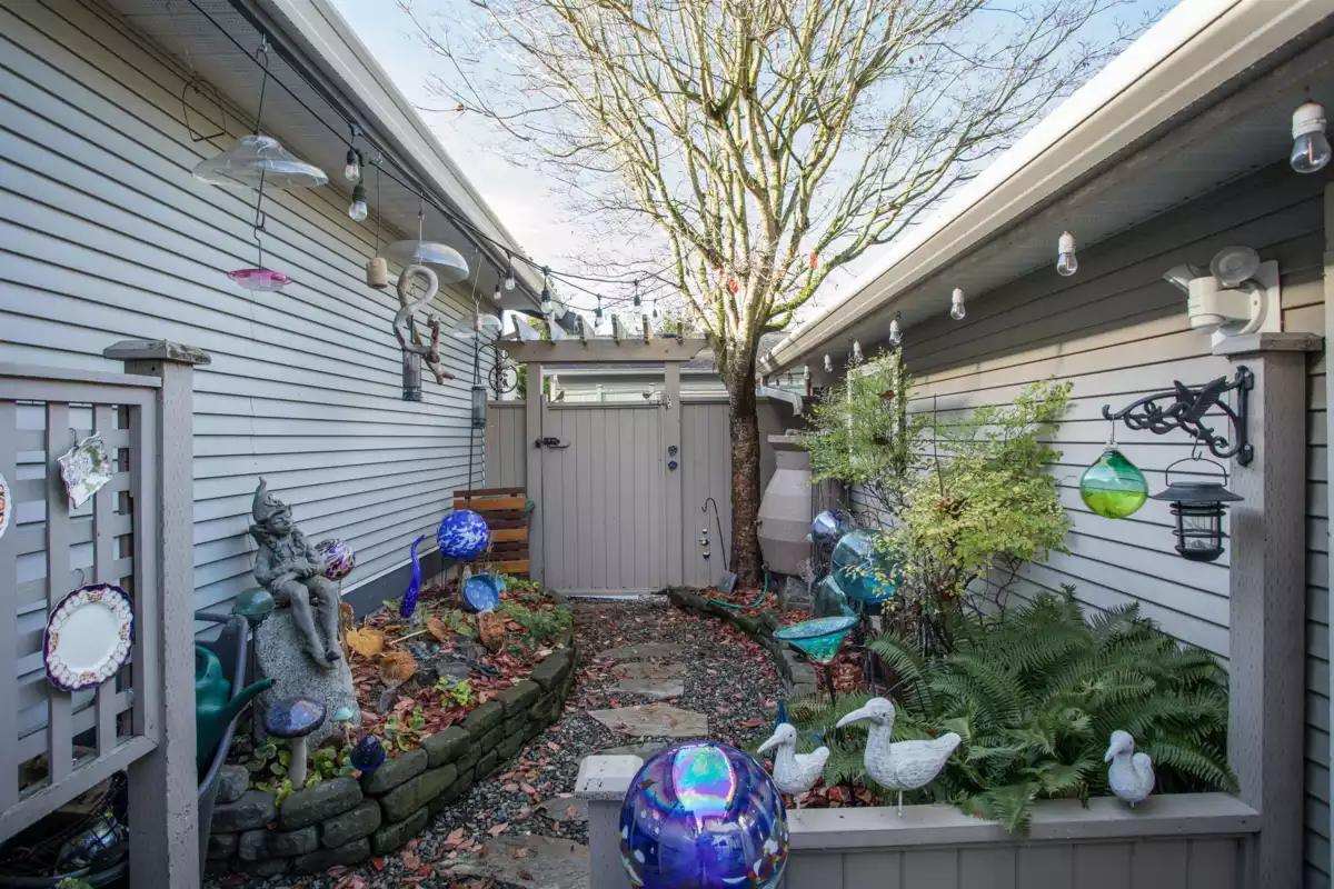 Backyard Photo of 2931 152a Street, Surrey, BC