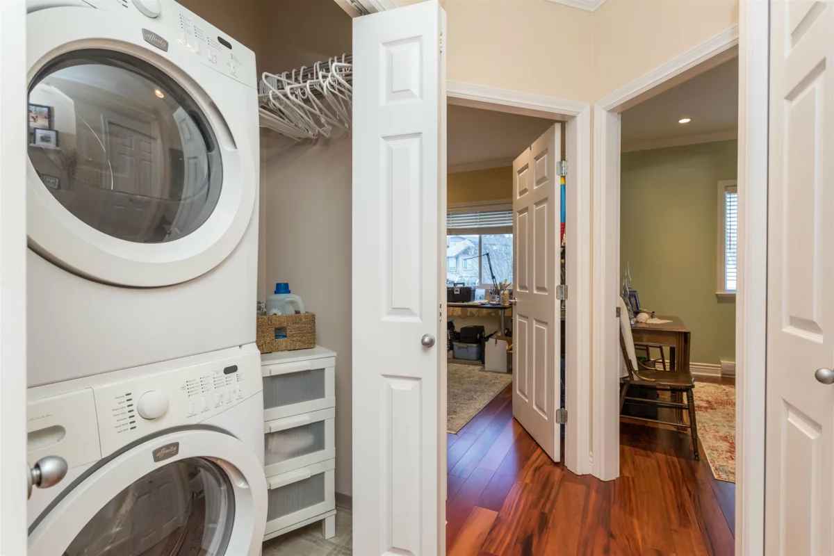 Garage Interior Photo of 2931 152a Street, Surrey, BC