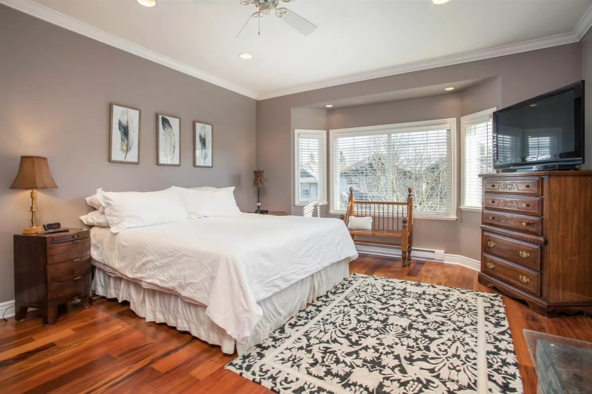 Guest Bathroom Photo of 2931 152a Street, Surrey, BC