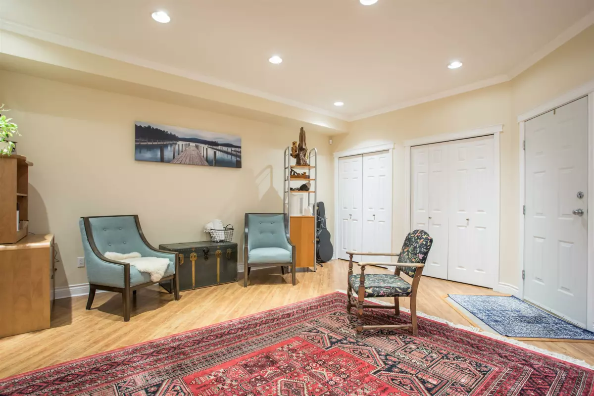 Hallway Photo of 2931 152a Street, Surrey, BC