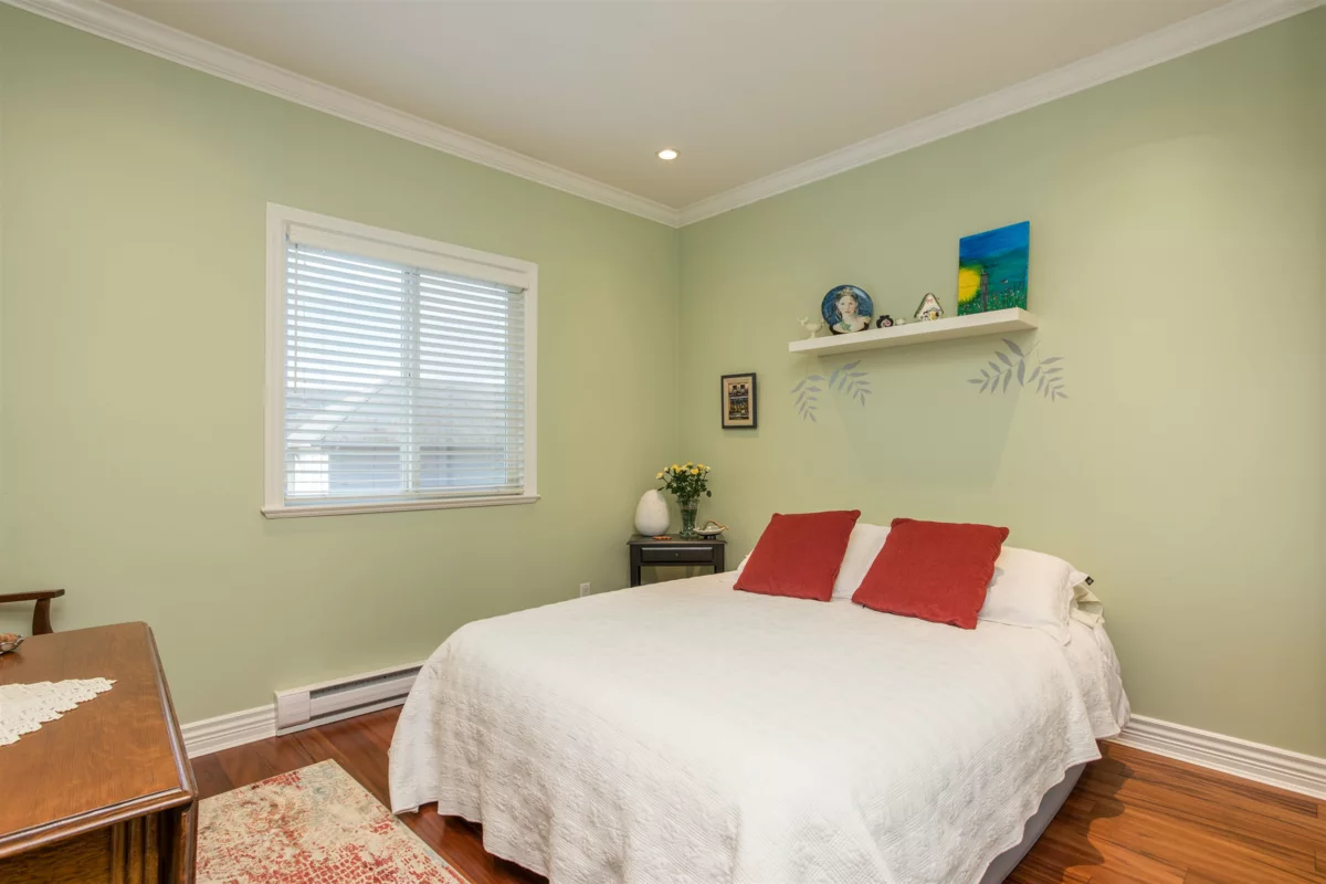 Laundry Room Photo of 2931 152a Street, Surrey, BC