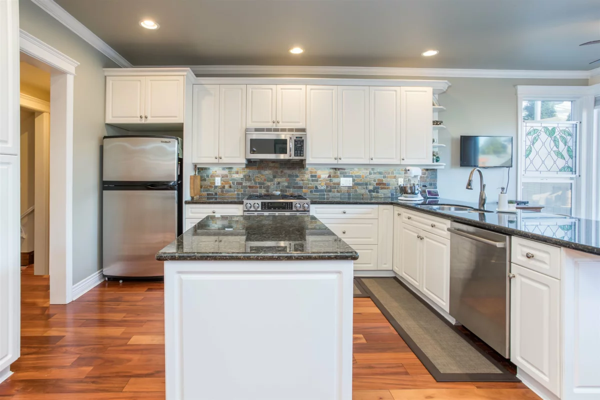 Primary Bathroom Photo of 2931 152a Street, Surrey, BC