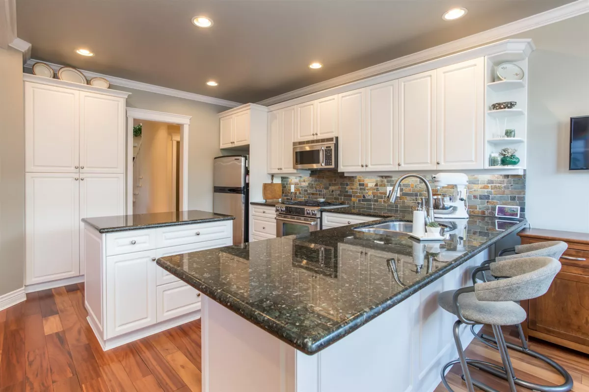 Walk-In Closet Photo of 2931 152a Street, Surrey, BC