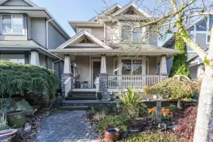 Front exterior of 2931 152a Street, Surrey, BC