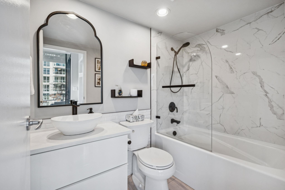 Bedroom 4 Photo of 1001 124 W 1st Street, North Vancouver, BC