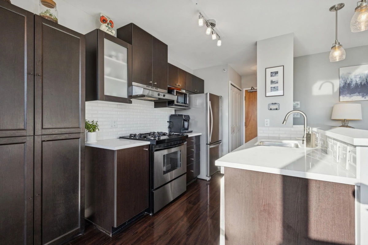 Dining Area Photo of 1001 124 W 1st Street, North Vancouver, BC