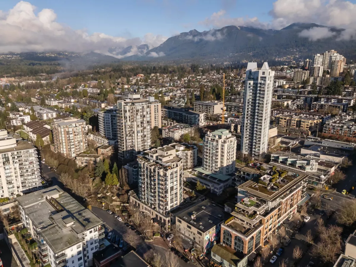 Mudroom Photo of 1001 124 W 1st Street, North Vancouver, BC