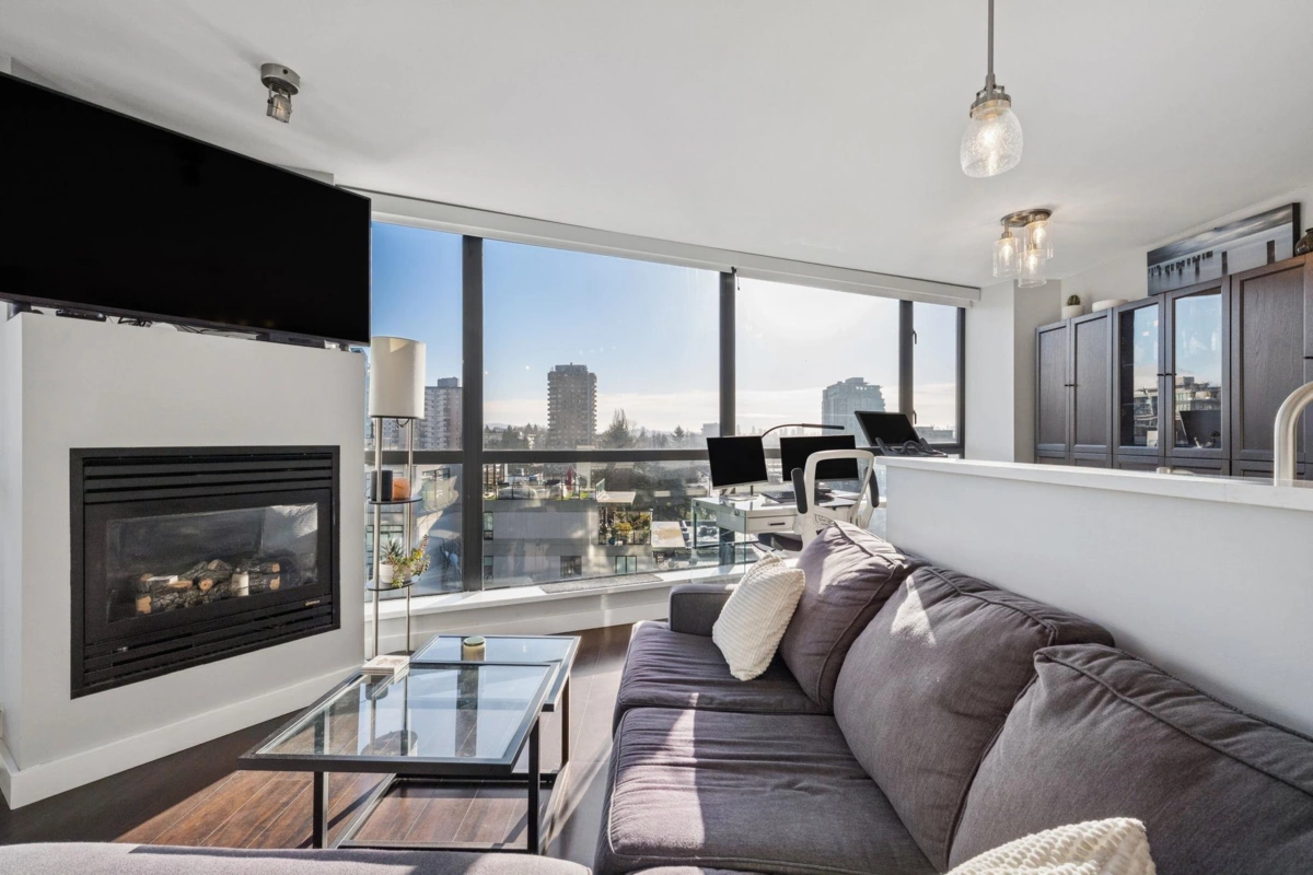 Primary Bathroom Photo of 1001 124 W 1st Street, North Vancouver, BC