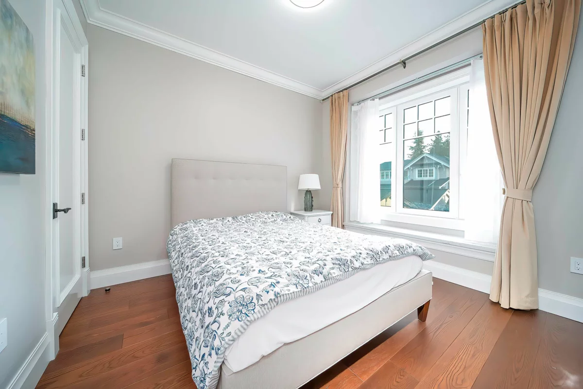 Hallway Photo of 6338 Elm Street, Vancouver, BC