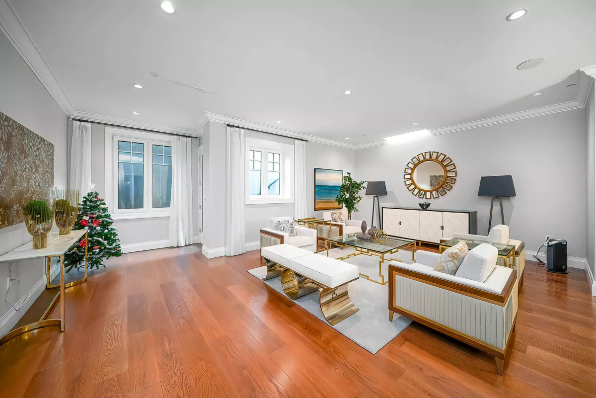Mudroom Photo of 6338 Elm Street, Vancouver, BC