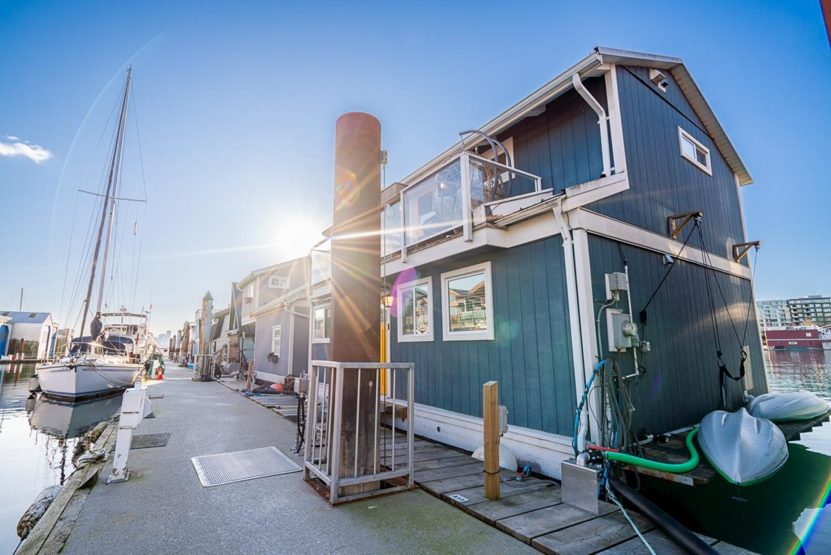 Family Room Photo of A015 415 Esplanade Avenue, North Vancouver, BC
