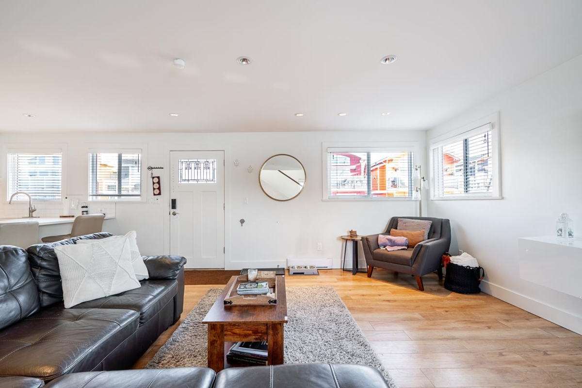 Guest Bathroom Photo of A015 415 Esplanade Avenue, North Vancouver, BC