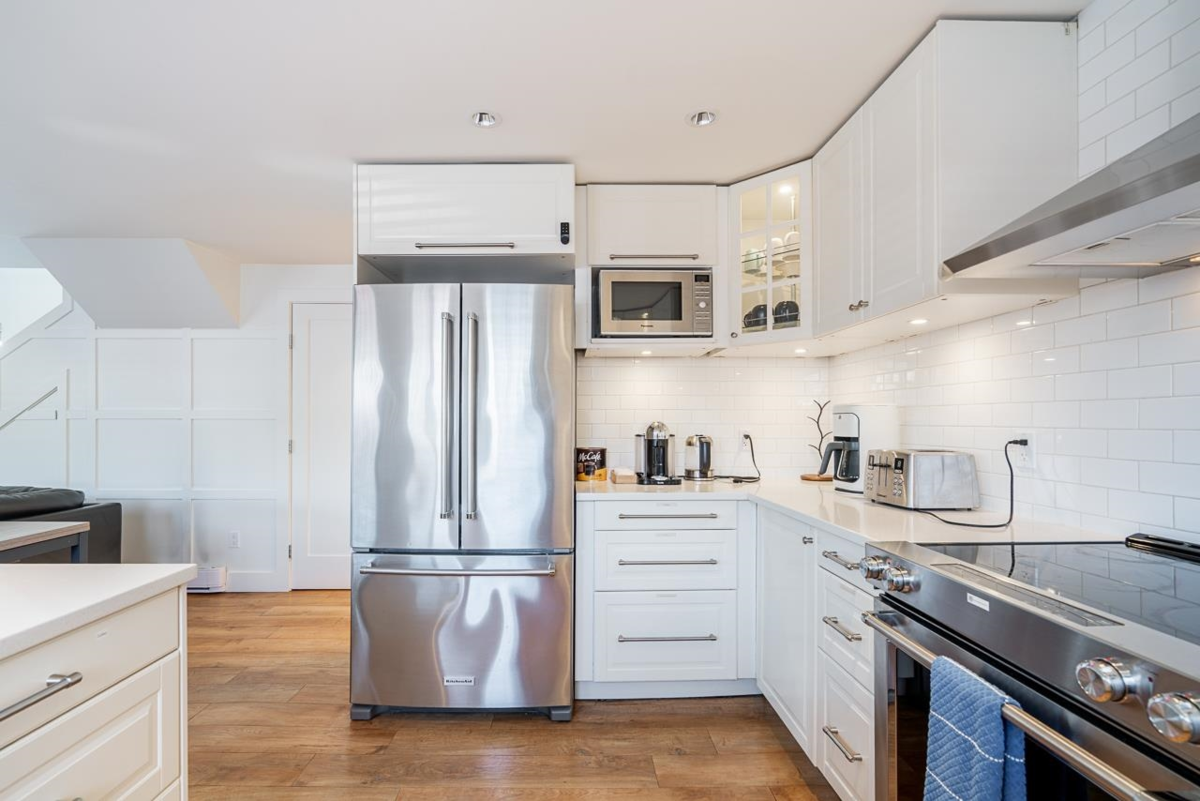 Kitchen Island Photo of A015 415 Esplanade Avenue, North Vancouver, BC
