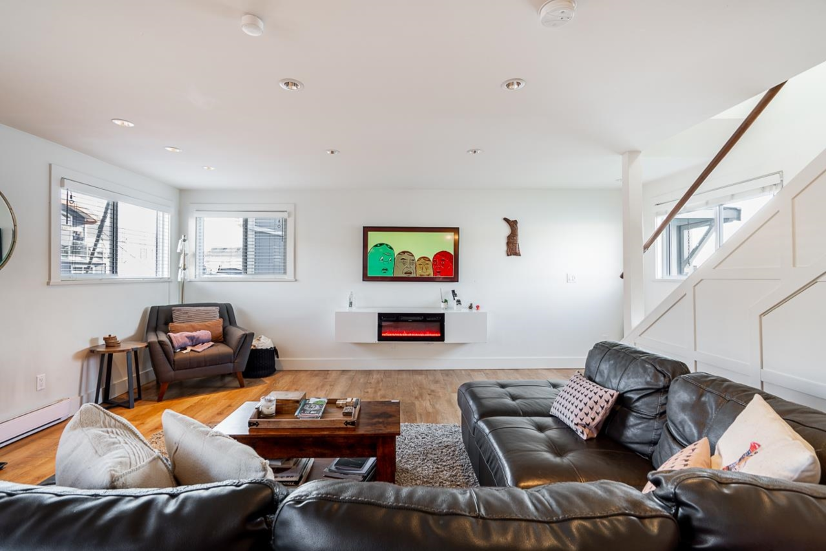 Walk-In Closet Photo of A015 415 Esplanade Avenue, North Vancouver, BC