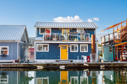 Front exterior of A015 415 Esplanade Avenue, North Vancouver, BC