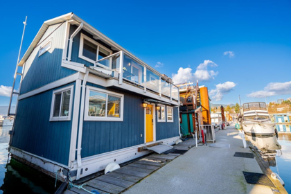 A015 415 Esplanade Avenue, North Vancouver, BC, North Vancouver — Single Family Residence for sale
