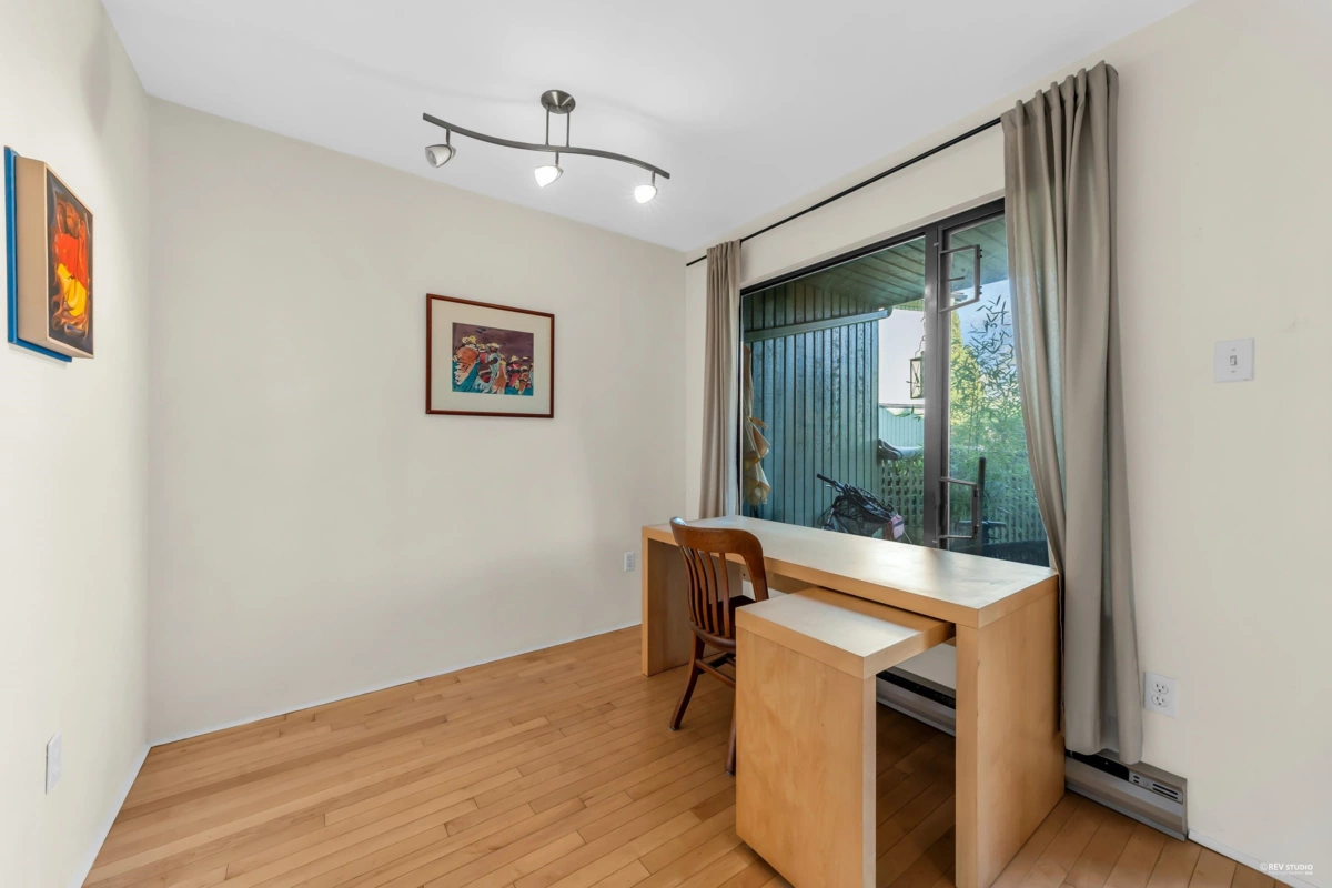 Breakfast Nook Photo of 1031 Scantlings, Vancouver, BC