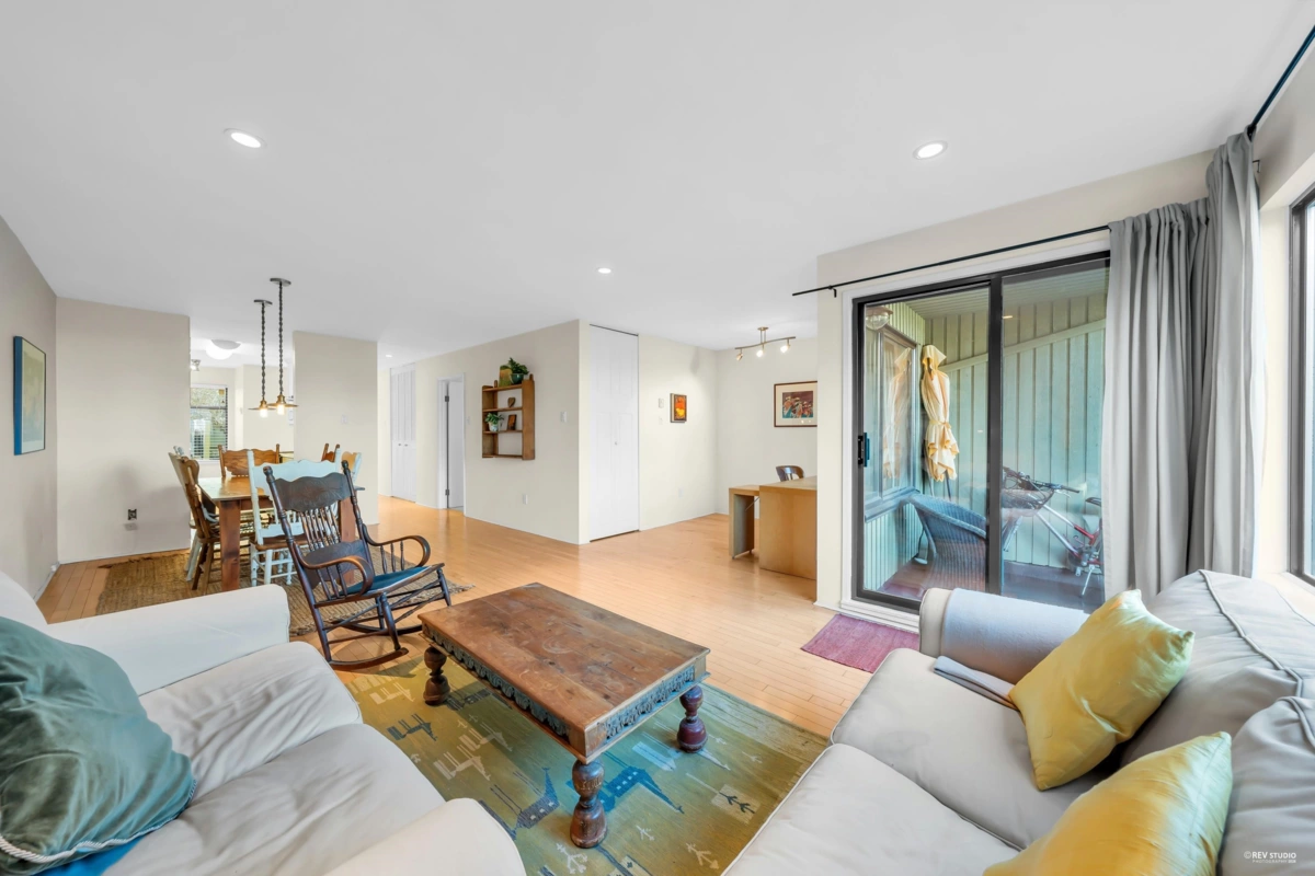 Dining Area Photo of 1031 Scantlings, Vancouver, BC