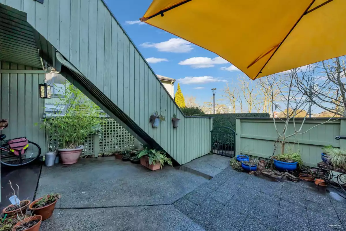 Family Room Photo of 1031 Scantlings, Vancouver, BC