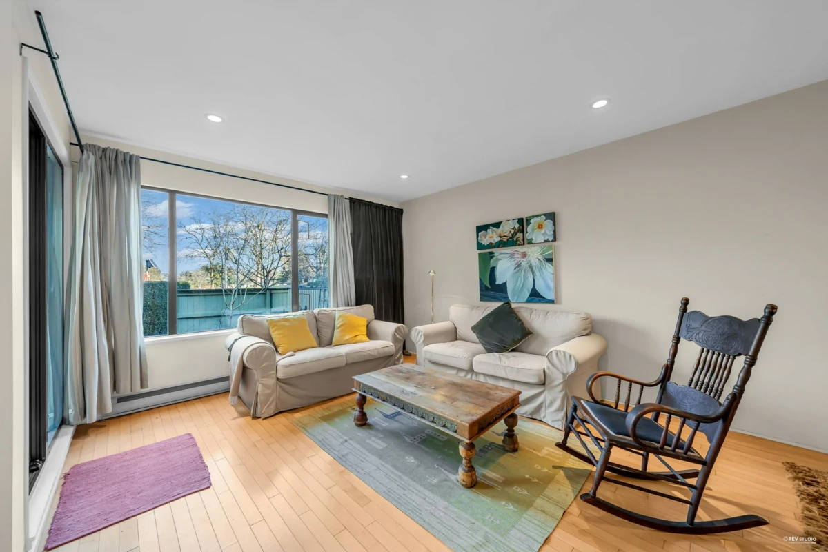 Kitchen Photo of 1031 Scantlings, Vancouver, BC