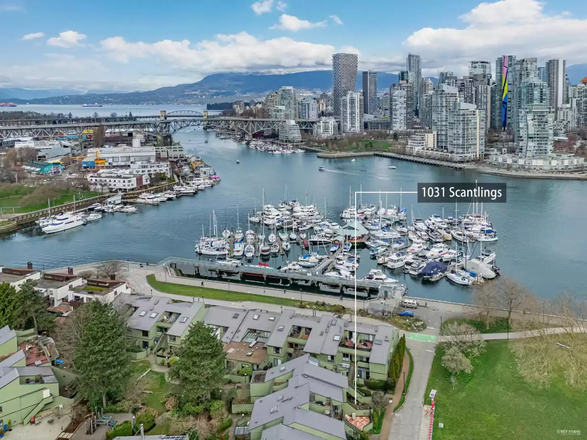 Outdoor Kitchen Photo of 1031 Scantlings, Vancouver, BC