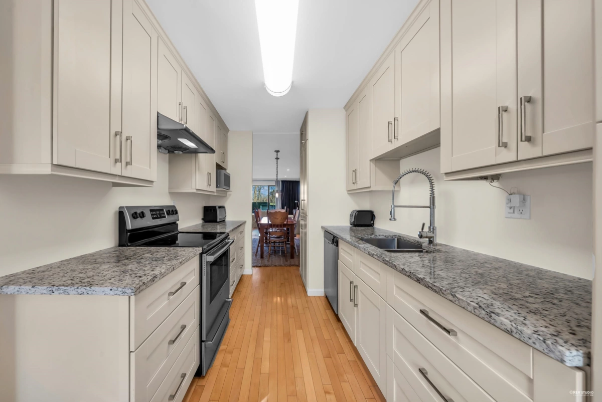 Powder Room Photo of 1031 Scantlings, Vancouver, BC