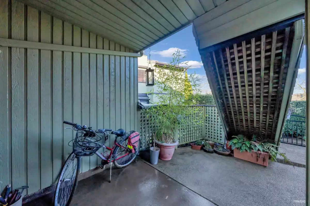 Primary Bathroom Photo of 1031 Scantlings, Vancouver, BC