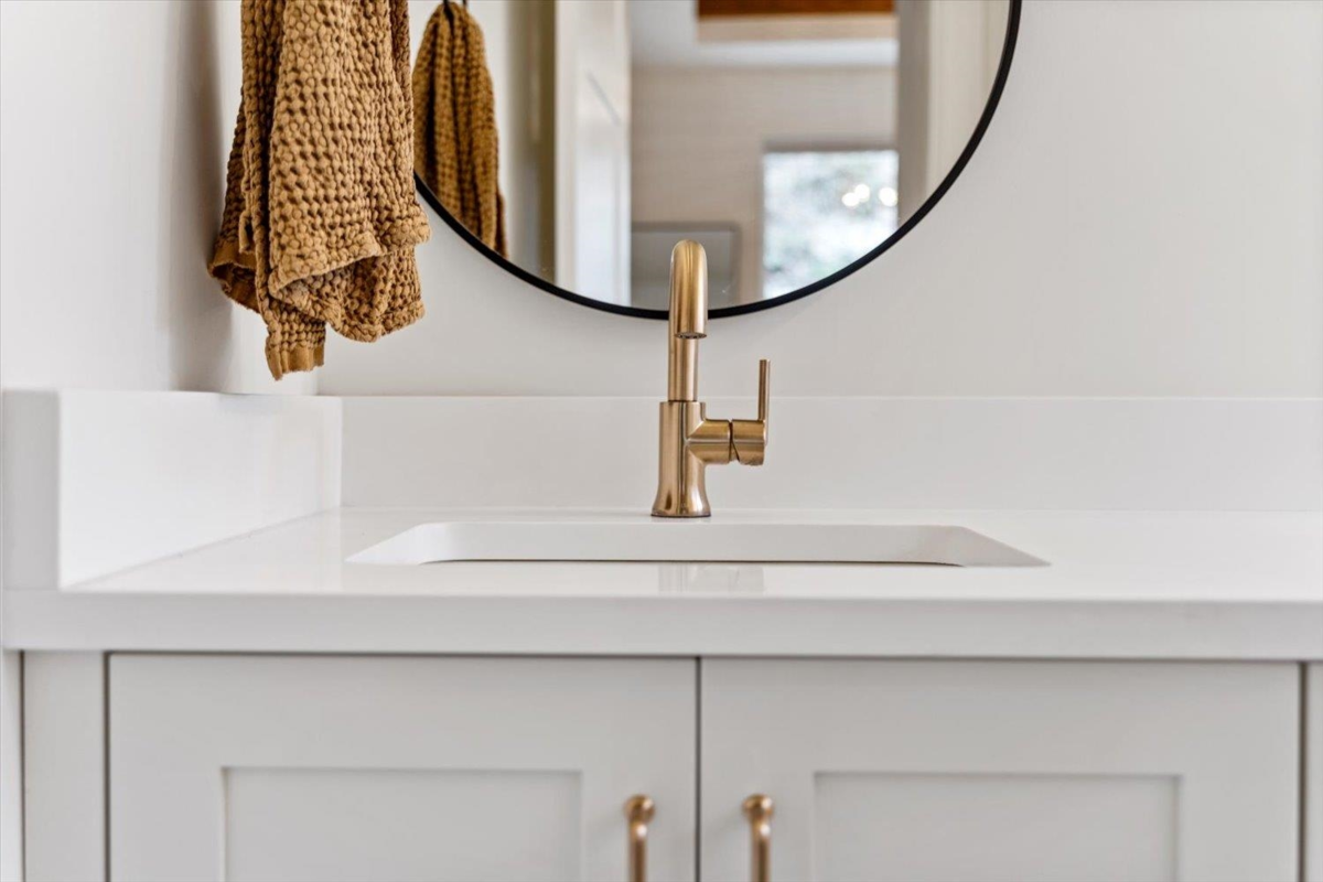 Hallway Photo of 74 1880 Columbia Valley Road, Cultus Lake, BC