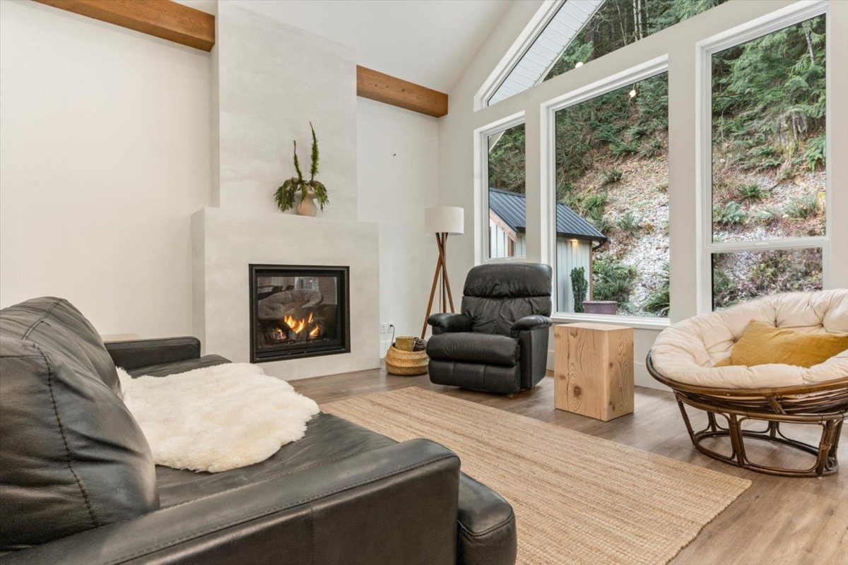 Kitchen Island Photo of 74 1880 Columbia Valley Road, Cultus Lake, BC