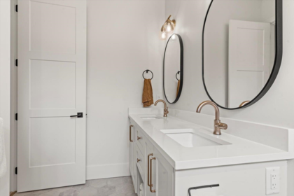 Mudroom Photo of 74 1880 Columbia Valley Road, Cultus Lake, BC