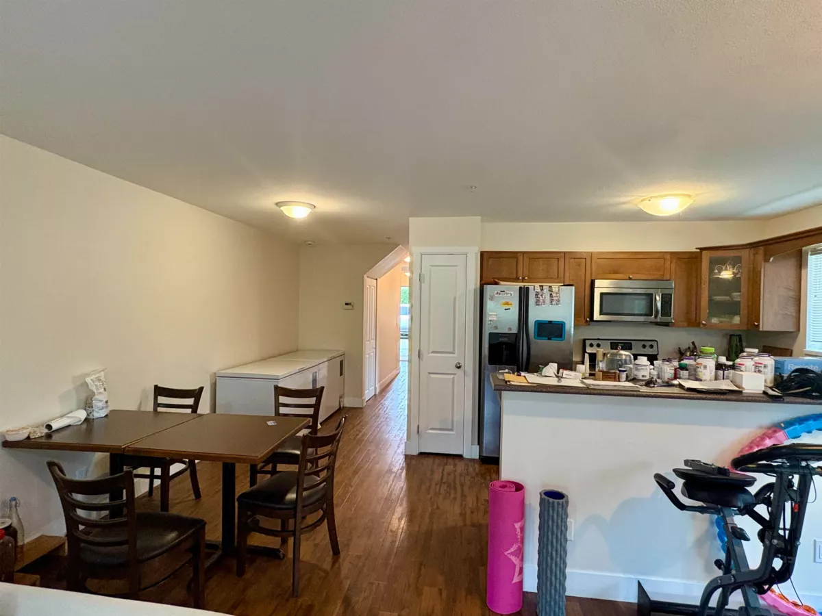 Kitchen Island Photo of 16 624 Shaw Road, Gibsons, BC