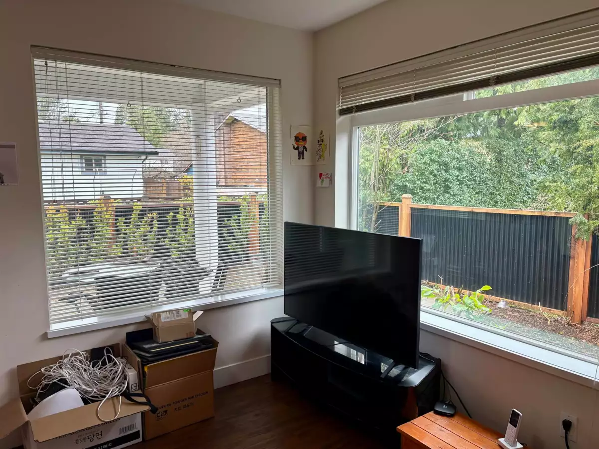 Kitchen Photo of 16 624 Shaw Road, Gibsons, BC