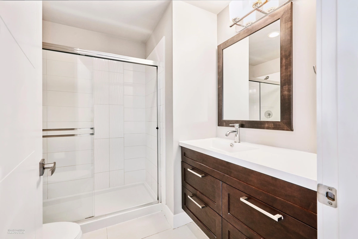 Hallway Photo of 602 2495 Wilson Avenue, Port Coquitlam, BC