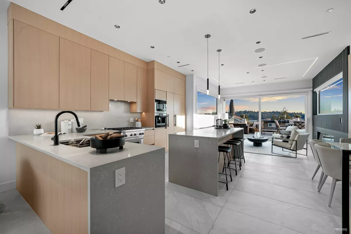 Backyard Photo of 1236 Duchess Avenue, West Vancouver, BC