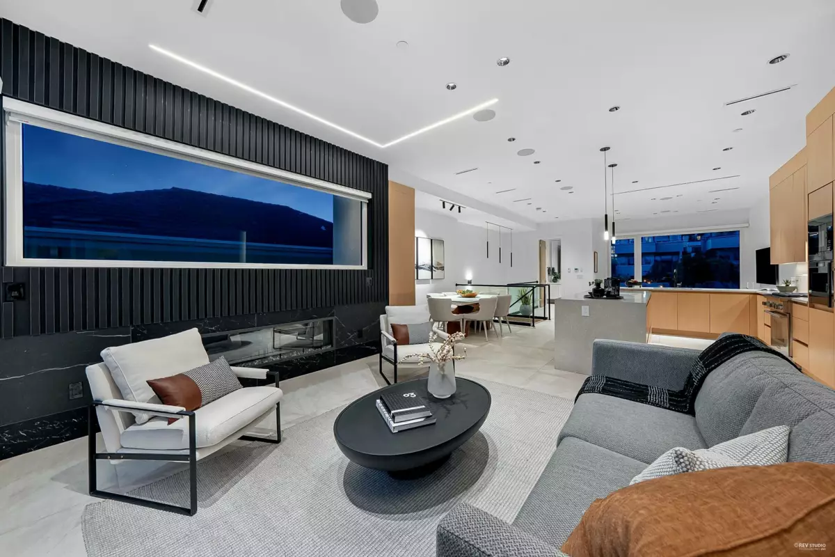 Breakfast Nook Photo of 1236 Duchess Avenue, West Vancouver, BC