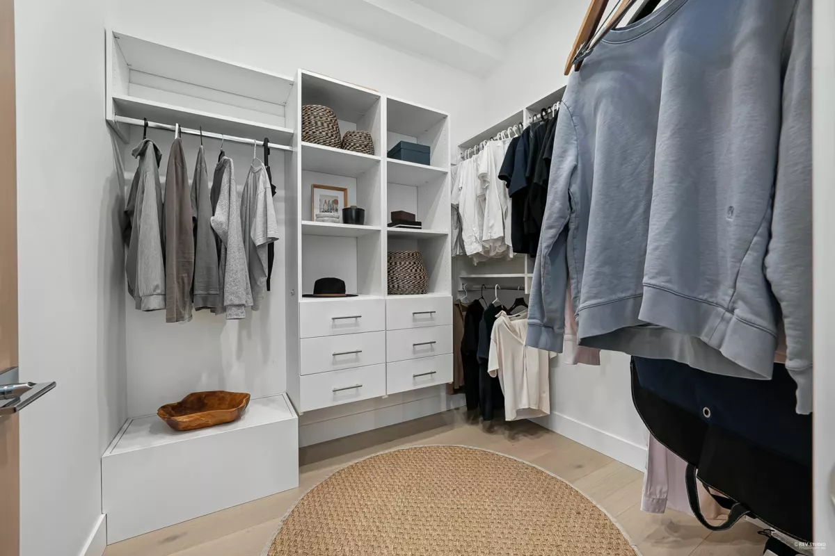 Laundry Room Photo of 1236 Duchess Avenue, West Vancouver, BC