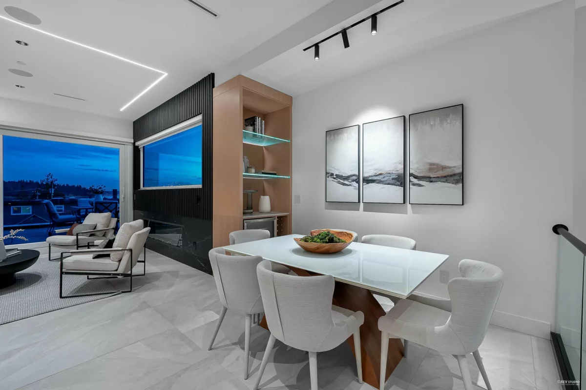 Powder Room Photo of 1236 Duchess Avenue, West Vancouver, BC