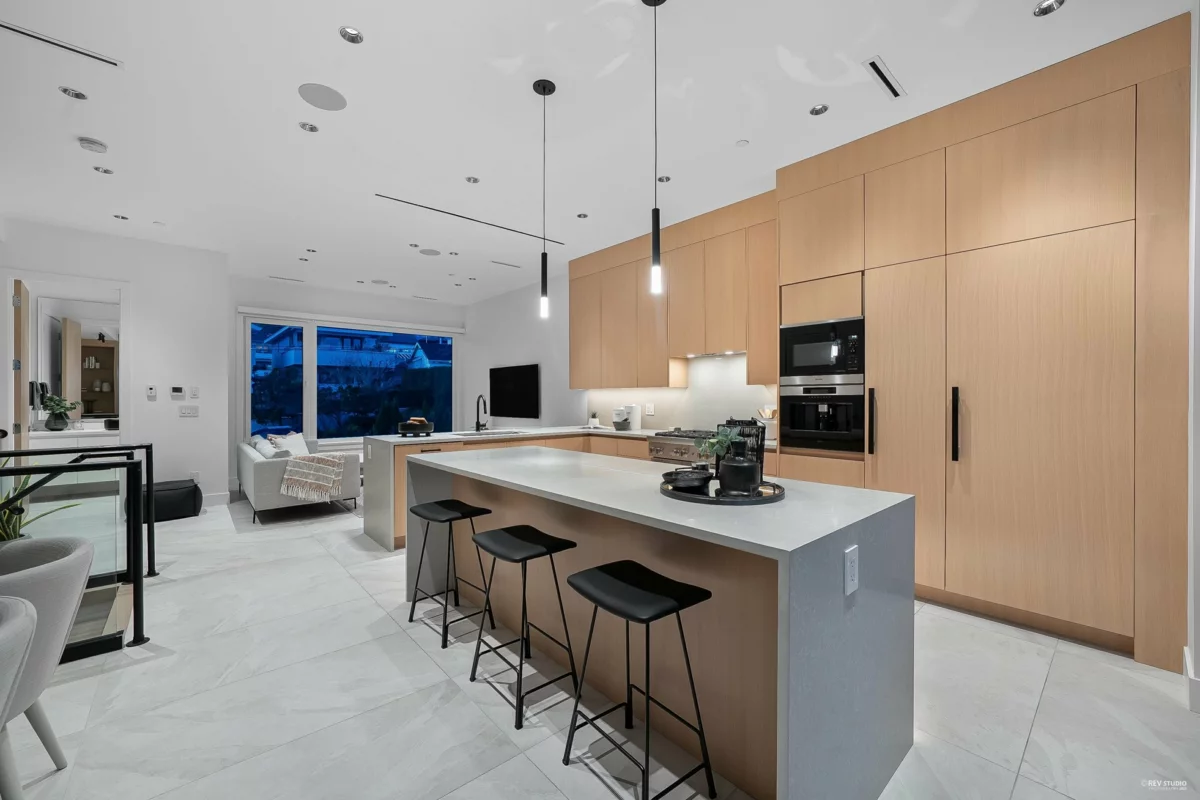 Primary Bathroom Photo of 1236 Duchess Avenue, West Vancouver, BC