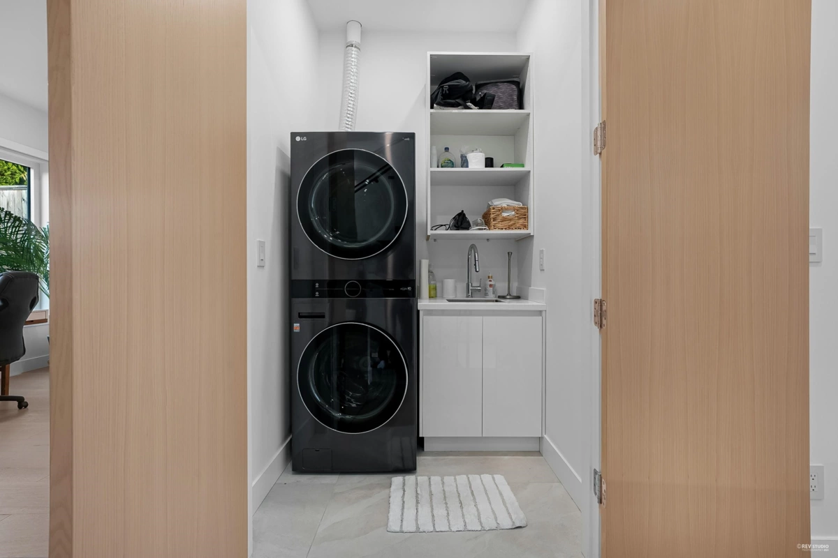 Swimming Pool Photo of 1236 Duchess Avenue, West Vancouver, BC