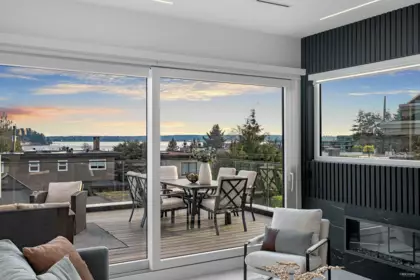 1236 Duchess Avenue, West Vancouver, BC