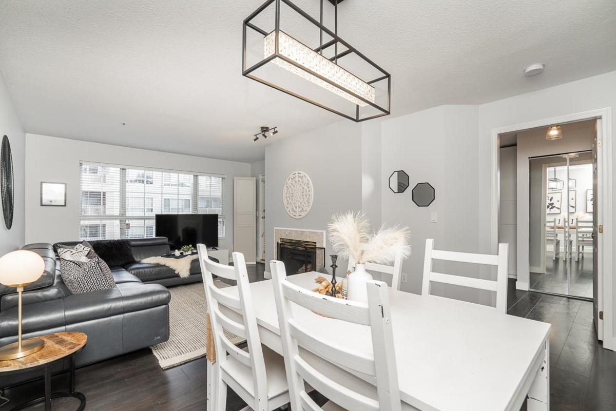 Dining Area Photo of 303 2960 Princess Crescent, Coquitlam, BC