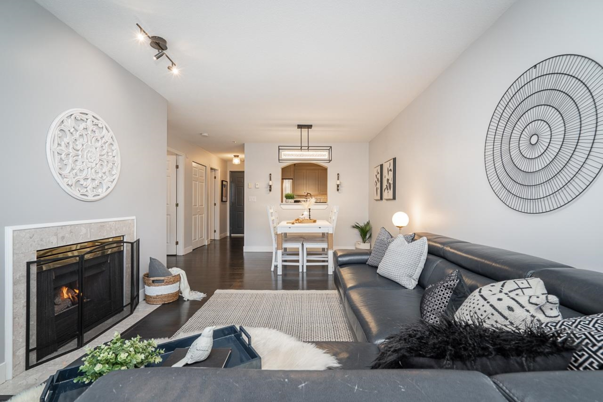 Living Room Photo of 303 2960 Princess Crescent, Coquitlam, BC