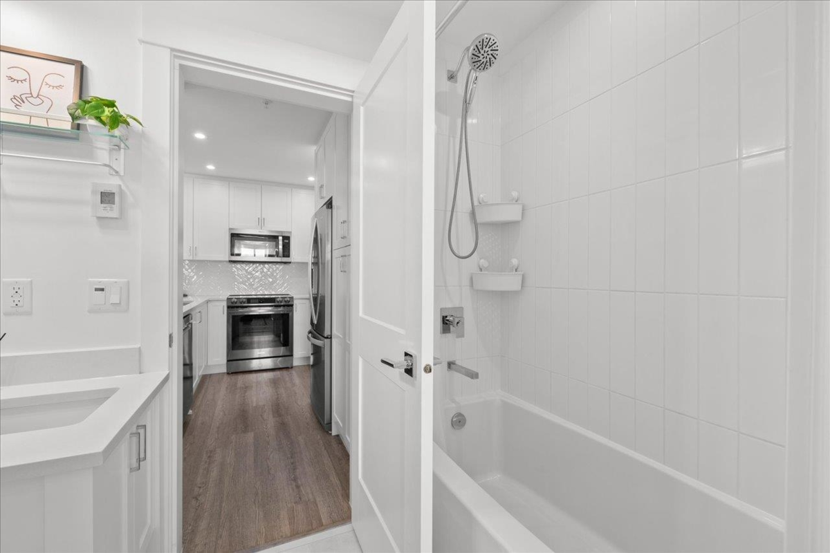 Hallway Photo of 4602 2180 Kelly Avenue, Port Coquitlam, BC