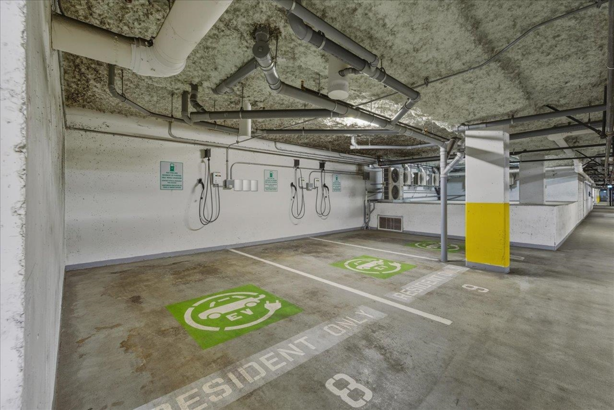 Hot Tub / Spa Photo of 4602 2180 Kelly Avenue, Port Coquitlam, BC