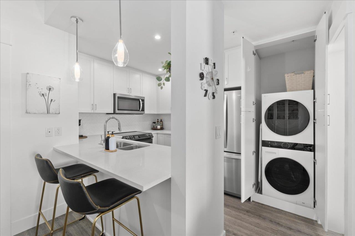 Primary Bathroom Photo of 4602 2180 Kelly Avenue, Port Coquitlam, BC