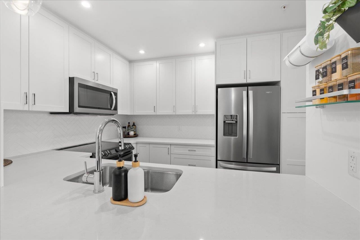 Walk-In Closet Photo of 4602 2180 Kelly Avenue, Port Coquitlam, BC