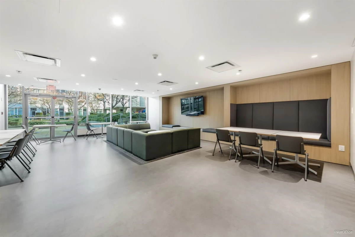 Hallway Photo of 1209 131 Regiment Square, Vancouver, BC