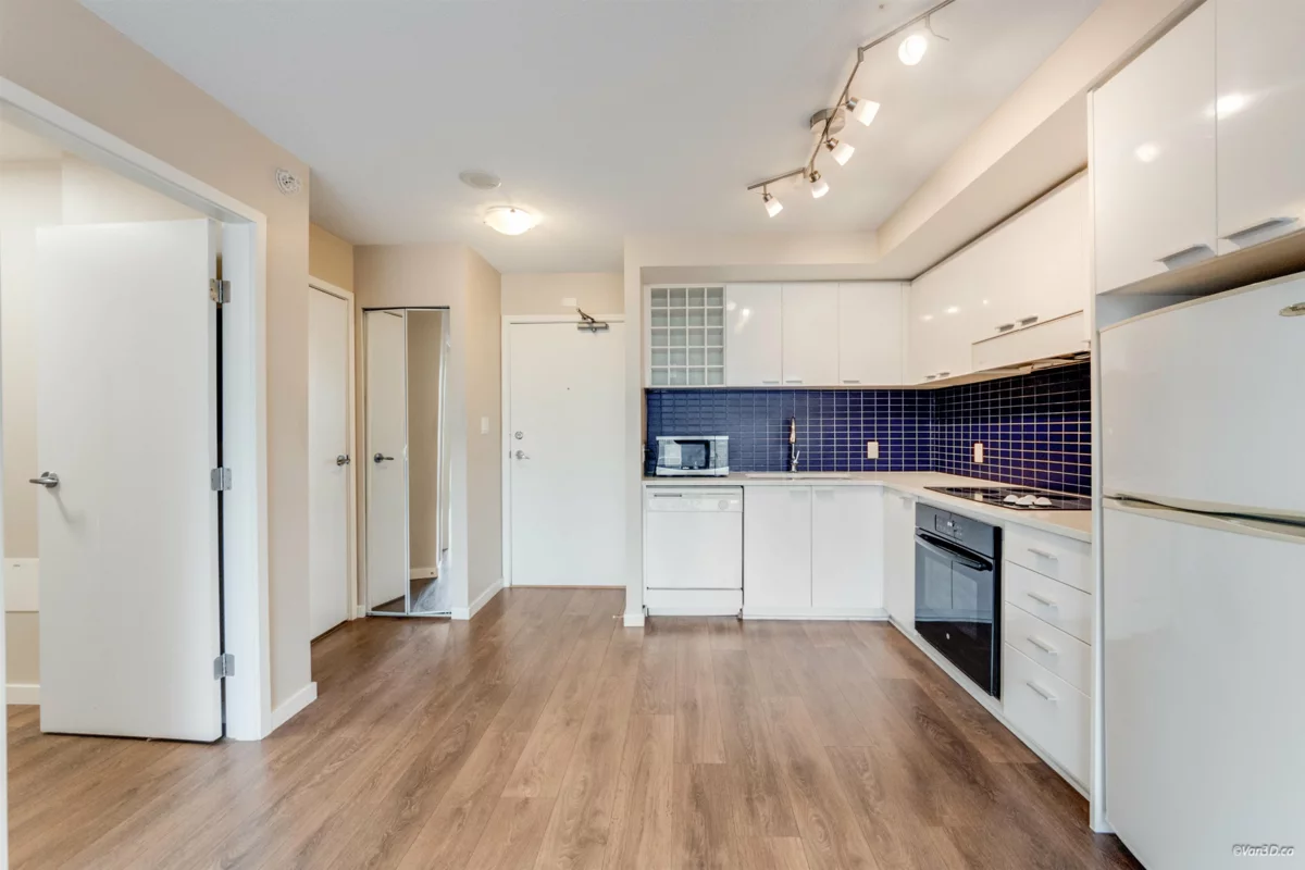 Kitchen Photo of 1209 131 Regiment Square, Vancouver, BC