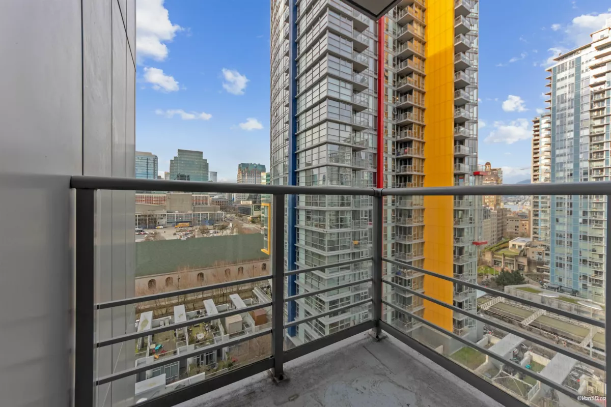 Loft / Bonus Room Photo of 1209 131 Regiment Square, Vancouver, BC